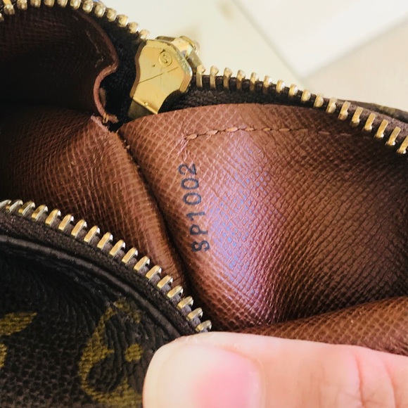 Louis Vuitton Papillon 30 Purse - Gorgeous! - Picture 8 of 8